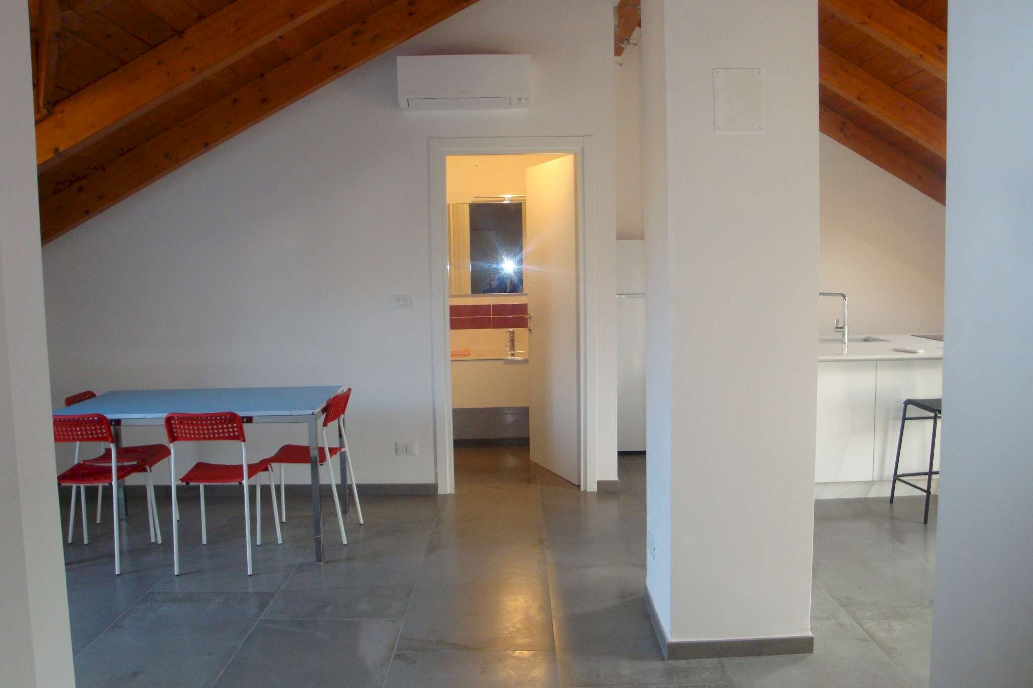 zona pranzo e cucina a vista - Three-room apartment via Via Giacinto Collegno, 51, Torino (neighborhood Cit Turin) - photo 3