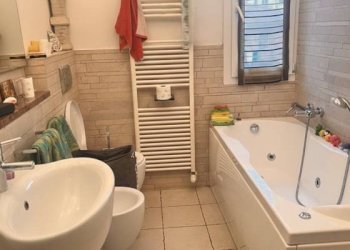 Bagno - Trilocale via Francesca Edera De Giovanni, Bologna (zona Bolognina) - foto 15