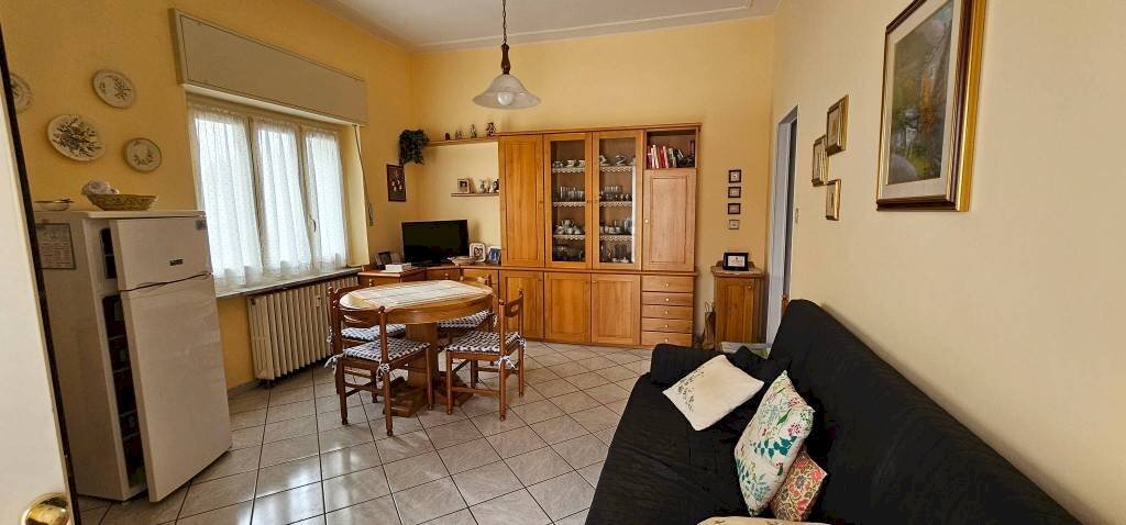 Salone - Appartamento via Moiola, Cuneo (zona Donatello) - foto 2