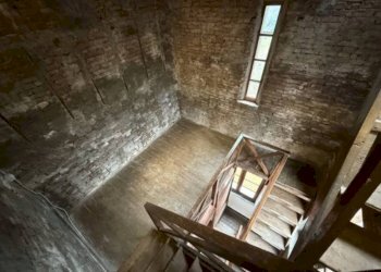 Interno palazzo - Stable - Palace at auction via Ponte, 1, Serra Riccò - photo 16