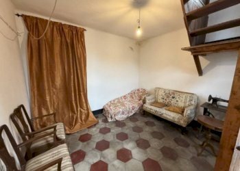 Salone - Stable - Palace at auction via Ponte, 1, Serra Riccò - photo 17