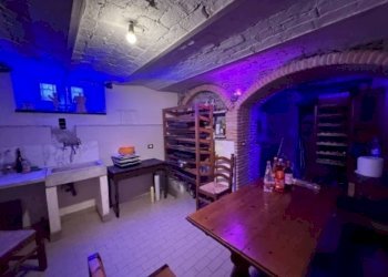 Cantina - Stable - Palace at auction via Ponte, 1, Serra Riccò - photo 29