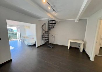 Ingresso - Trilocale via Roberto Sarfatti, 6, Genova (zona Nervi) - foto 7