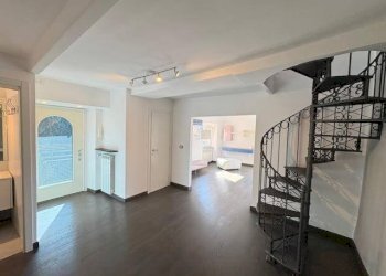 Ingresso - Trilocale via Roberto Sarfatti, 6, Genova (zona Nervi) - foto 8