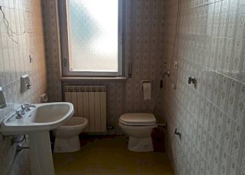 Bagno - Bilocale via Raffaello Sanzio, 9, Trecate - foto 9
