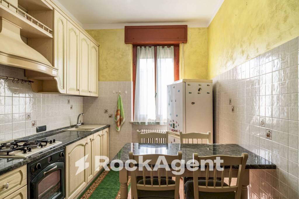 Cucina - Trilocale via Palestro, 55, Mede - foto 2