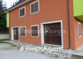 Facciata - Villa via San Dorotea, Scoppito - foto 2