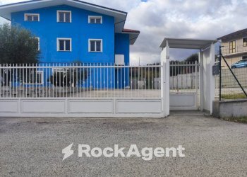 Posto macchina - Negozio via del Villino, Alanno - foto 1