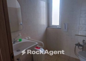 Bagno - Negozio via del Villino, Alanno - foto 8