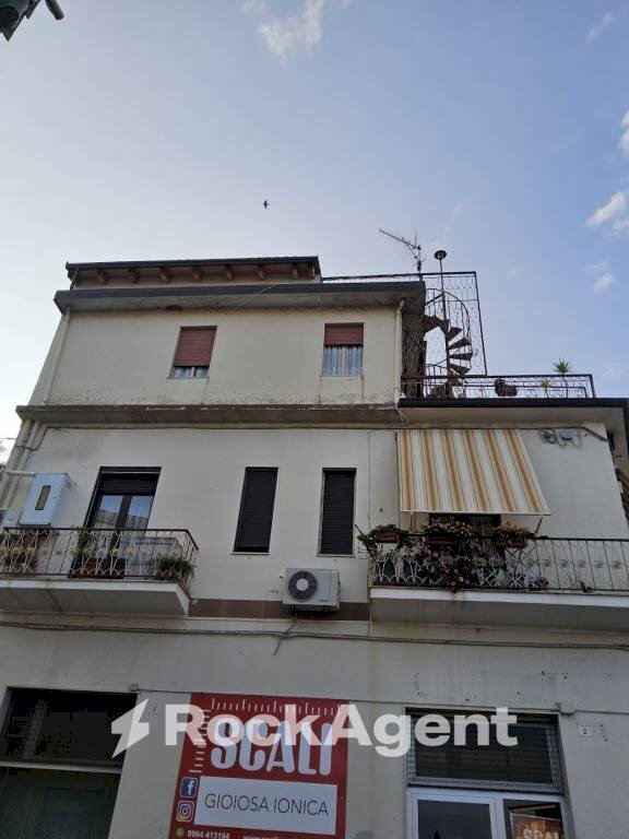 Facciata - Attico via Antonio Gramsci, 3, Gioiosa Ionica - foto 2