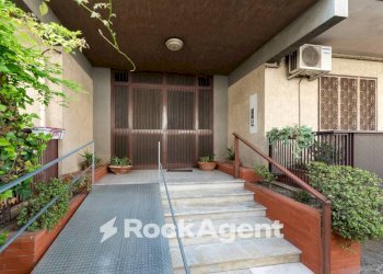 Interno palazzo - Four-room apartment via Giuseppe Simili, 1, Gravina di Catania - photo 8