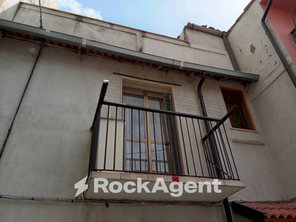 Facciata - Casa indipendente via Roma, Castelvetere sul Calore - foto 1