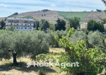 Vista - Terreno edificabile via Delle Masserie, Castiglione Messer Raimondo - foto 3