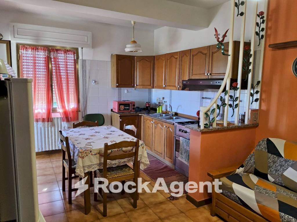 Cucina - Bilocale via Piero Gobetti, 2, Marina di Gioiosa Ionica - foto 1