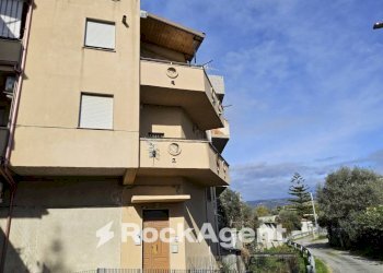 Facciata - Bilocale via Piero Gobetti, 2, Marina di Gioiosa Ionica - foto 13