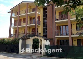 Facciata - Attico via Olga Mandelli, 55, Vaprio d'Adda - foto 2