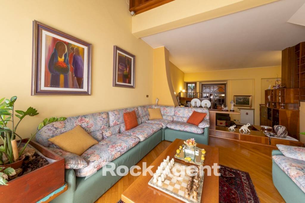 Salone - Villa via E. H. Grieg, Saronno - photo 3