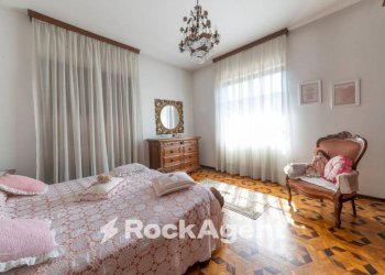 Camera da letto - Villa via E. H. Grieg, Saronno - photo 30