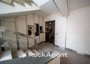 Interno palazzo - Quadrilocale via Gavino Matta, 3, Sassari - foto 19