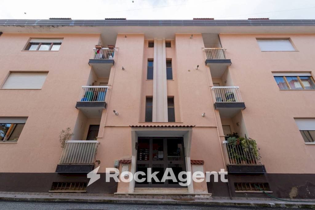 Facciata - Attico via Giuseppe Rito, 5, Catanzaro - foto 1