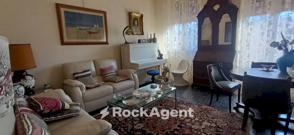 Salone - Appartamento corso Italia, 38, Mede - foto 2