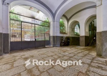 Interno palazzo - Appartamento via Giordano Bruno, Napoli (zona Chiaia) - foto 3