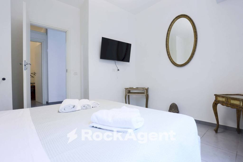 Camera da letto - Appartamento vico San Maria Ad Agnone, 18, Napoli - foto 1