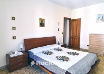 Camera da letto - Bilocale via Emilia Ponente, 280, Bologna (zona Borgo Panigale) - foto 2