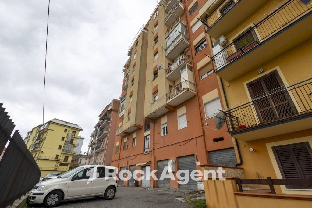 Facciata - Bilocale via Ettore Vitale, Catanzaro - foto 3