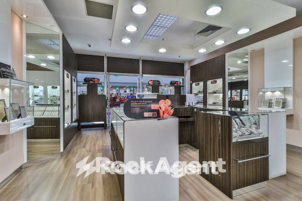 Interno non residenziale - Negozio via Amilcare Ponchielli, 23, Bologna (zona Savena) - foto 3