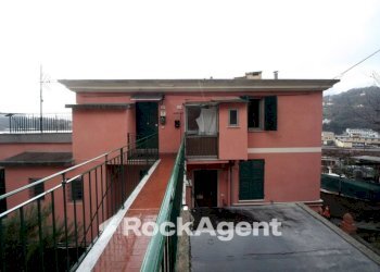 Balcone - Trilocale via Campodonico, 35, Genova (zona Bolzaneto) - foto 2