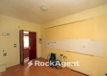 Cucina - Trilocale via Campodonico, 35, Genova (zona Bolzaneto) - foto 6