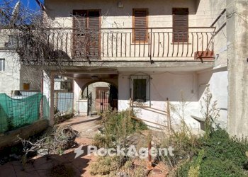 Facciata - Casa indipendente via Case Basse, 6, Foligno - foto 4