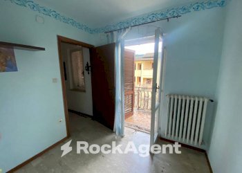 Camera da letto - Casa indipendente via Case Basse, 6, Foligno - foto 15