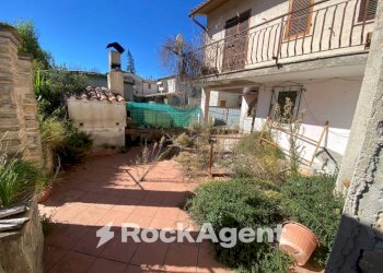 Giardino - Casa indipendente via Case Basse, 6, Foligno - foto 20