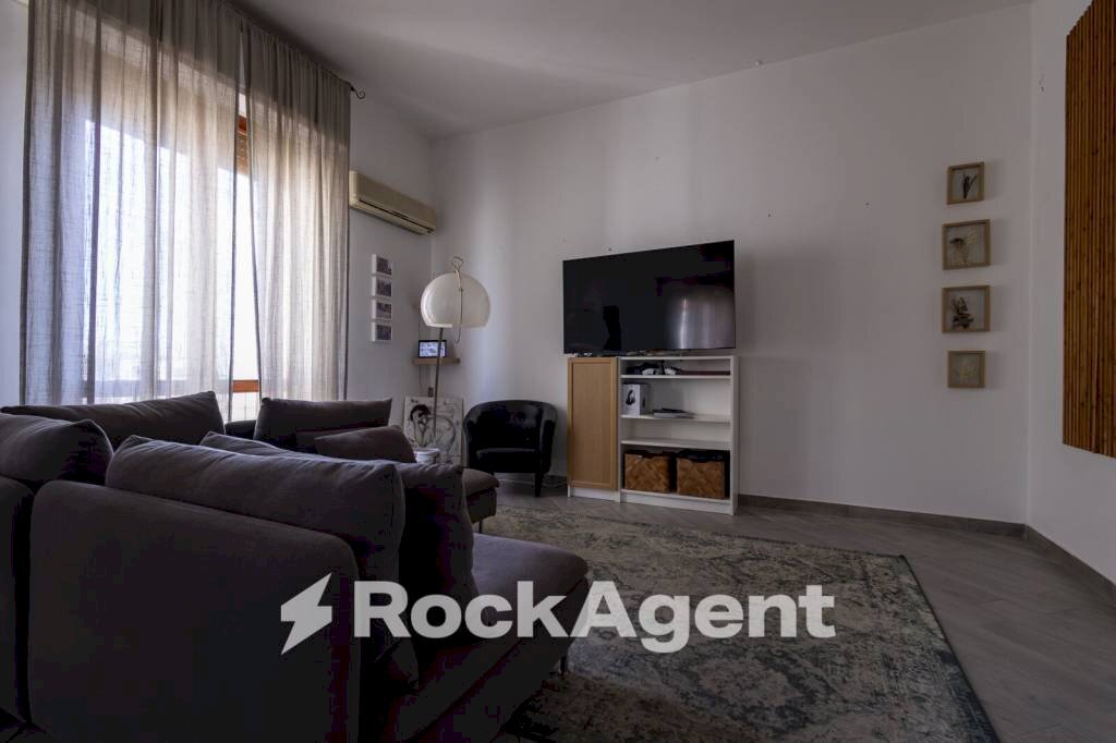 Salone - Trilocale piazza Duomo, 3, Catanzaro - foto 3