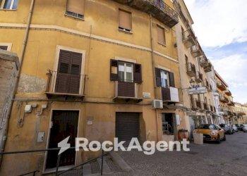 Facciata - Trilocale piazza Duomo, 3, Catanzaro - foto 26