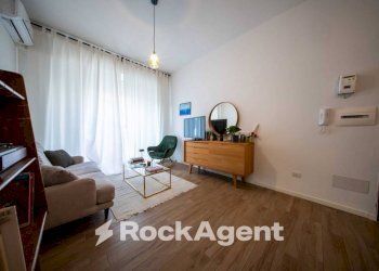 Camera da letto - Bilocale via Principessa Iolanda di Savoia, 60, Sassari - foto 3