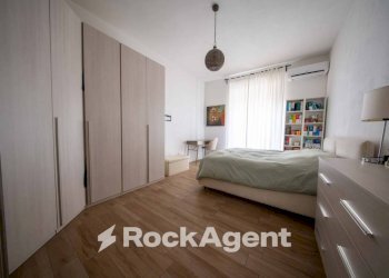 Camera da letto - Bilocale via Principessa Iolanda di Savoia, 60, Sassari - foto 15