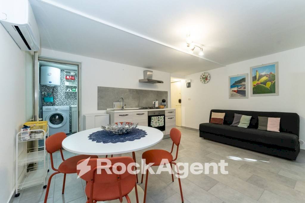 Salone - Two-room apartment via Vittorio Emanuele Orlando, 32, Catania - photo 2
