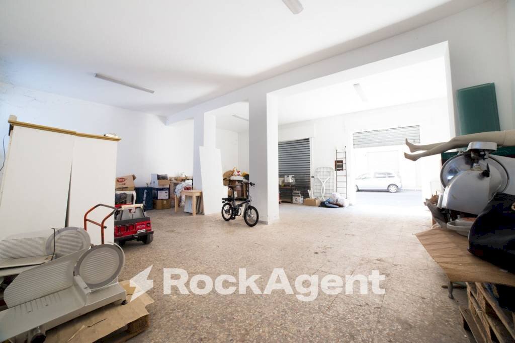 Magazzino - Negozio via Pacinotti, 21-23, Acireale - foto 1