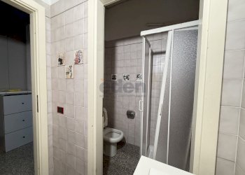 bagno - Locale Commerciale Via Carlo Zucchi 41, Modena (zona Circoscrizione 1) - foto 9