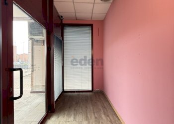 ingresso - Locale Commerciale Via Carlo Zucchi 41, Modena (zona Circoscrizione 1) - foto 30