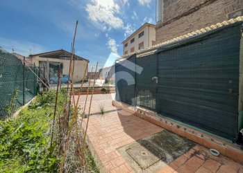 03C6FFB7-5FA2-4DA5-AEE7-597999505C22.jpeg - Townhouse Jesi - photo 2