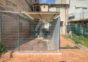 BEF687C1-18A5-4348-9236-146396AB7A29.jpeg - Townhouse Jesi - photo 3