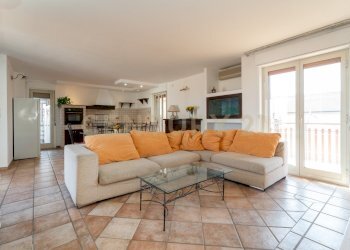 Via Finocchiari 12 (13).jpg - Attico Via Finocchiari 12, Aci Catena - foto 1