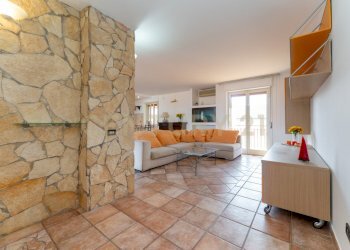 Via Finocchiari 12 (10).jpg - Attico Via Finocchiari 12, Aci Catena - foto 4