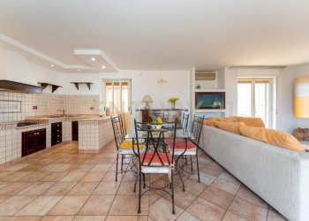 Via Finocchiari 12 (16).jpg - Attico Via Finocchiari 12, Aci Catena - foto 10