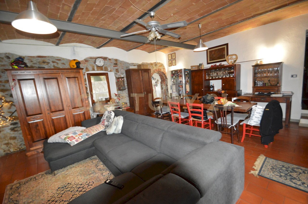 DSC_0323.jpg - Porzione di casa via Aurelia Sud Loc. Braccagni 108, Grosseto - foto 1