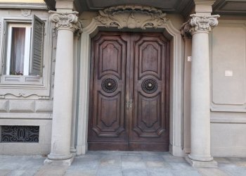 portone esterno.jpg - Box Via Mascherella 21, Modena (zona Circoscrizione 1) - foto 3